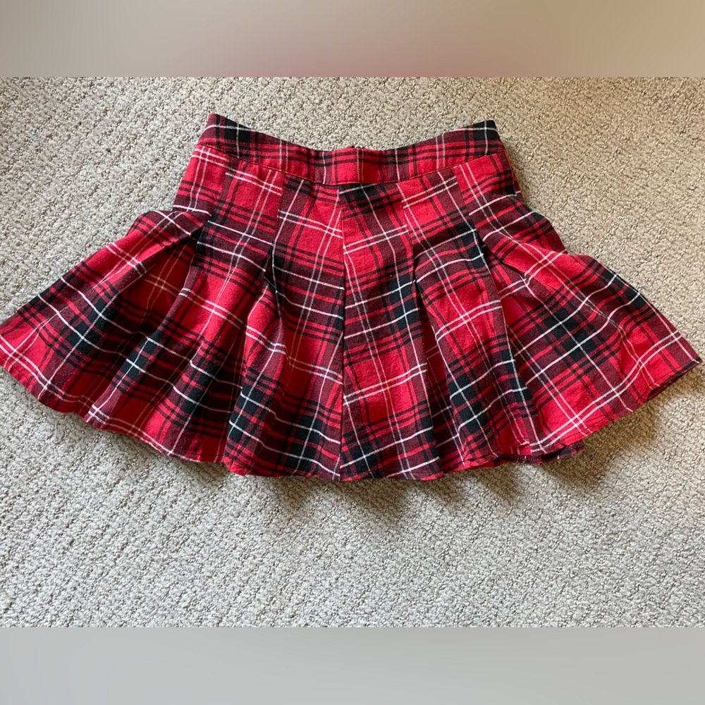 ROMWE Red and Black Pleated Mini Skirt